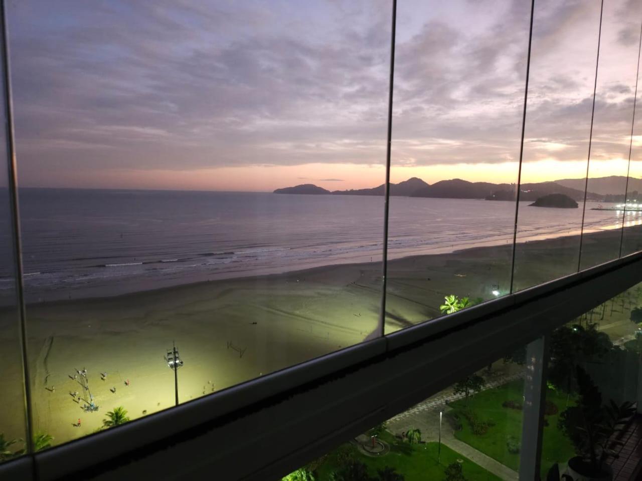 Apartamentos Na Praia Do Gonzaga Frente Mar Com Estacionamento Santos  Buitenkant foto